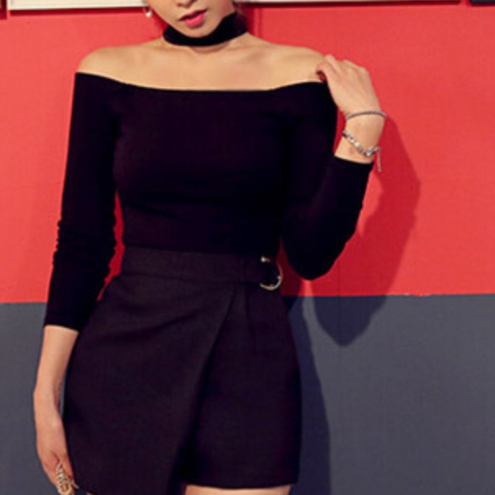 choker mock neck long sleeve knit blouse